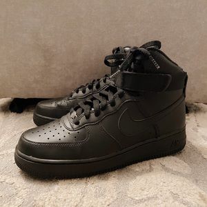 NIKE AIR FORCE 1 size US 8 Women’s